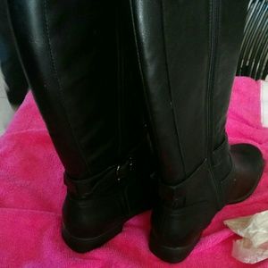 Black hash puppy boots